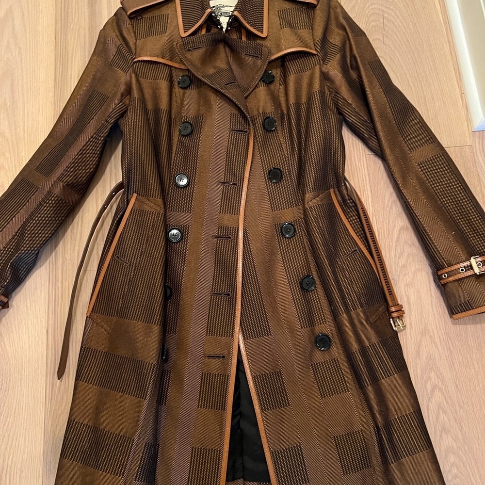 Burberry London plaid trench coat. New w/o tags - Picture 4 of 11